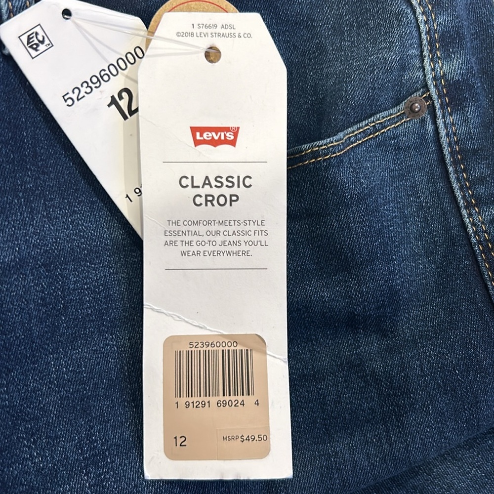 Levi’s Women’s Cropped Jeans, Size 12 - Picture 14 of 14